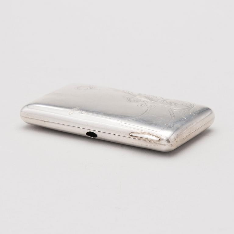 CIGARETTETUI, silver, Moskva 1908-1926.