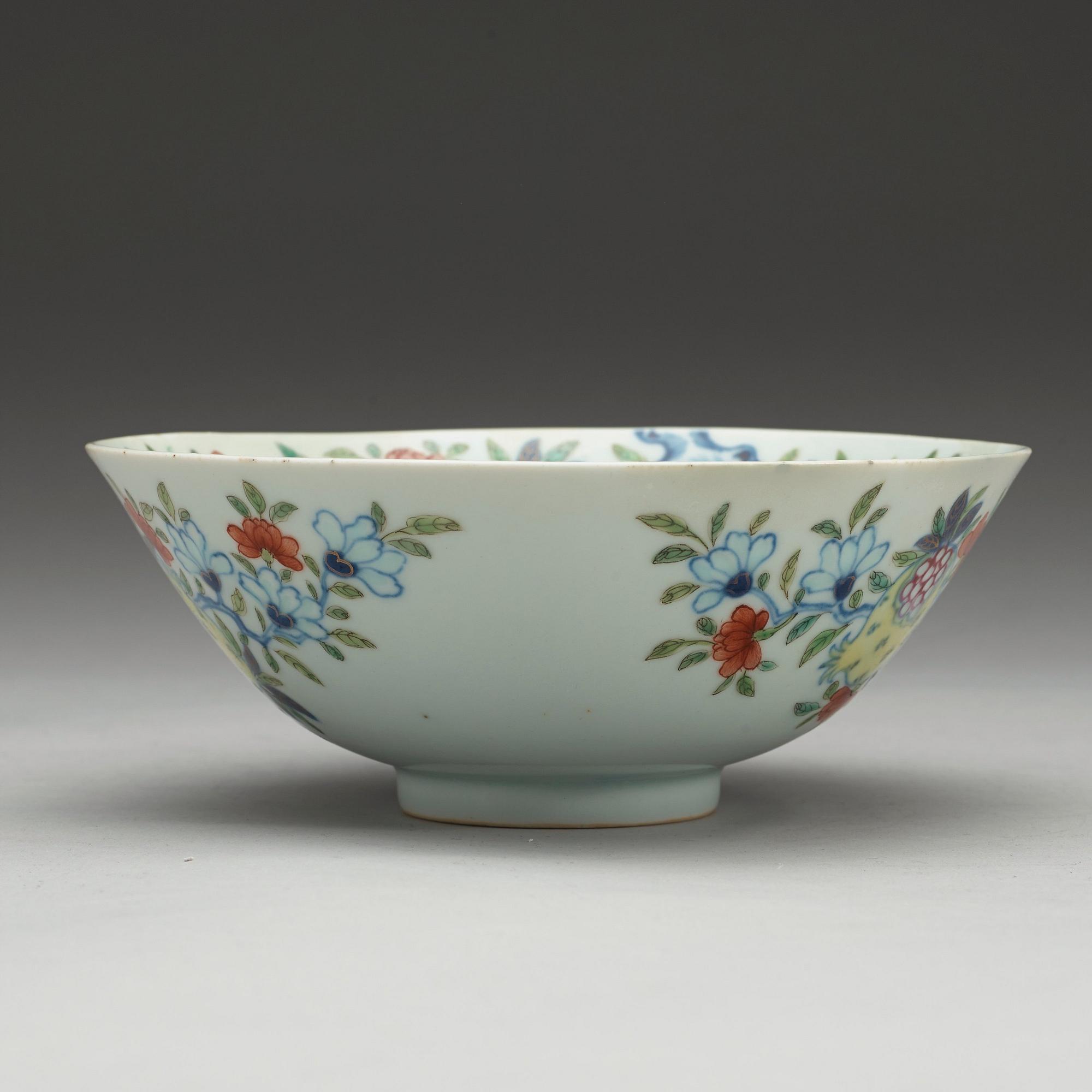An enamelled bowl, presumably Republic.