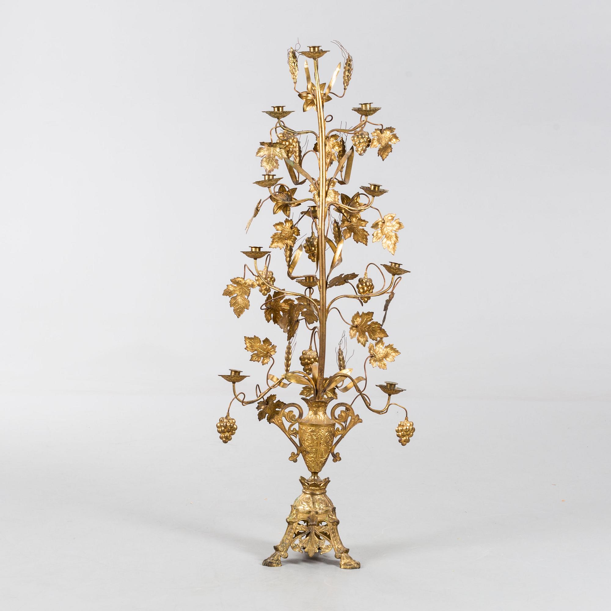 KYRKOKANDELABER, Frankrike 1900-tal.