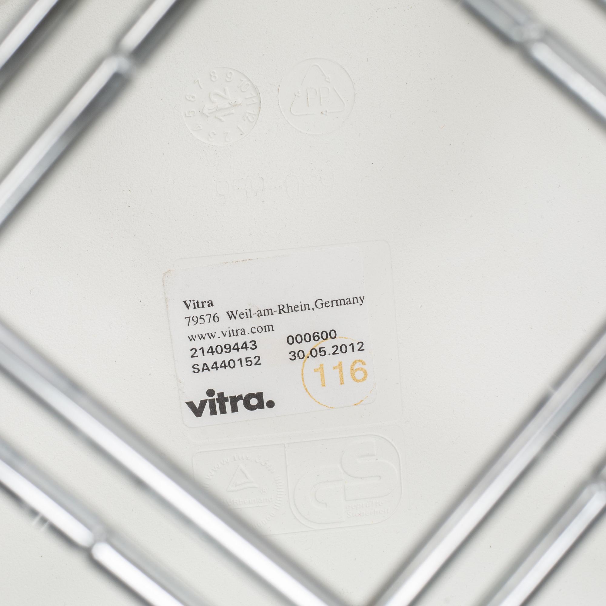 CHARLES AND RAY EAMES, six DSR chairs, Vitra, 2012.