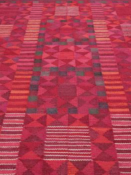 CARPET. "Rubirosa, röd". Flat weave. 216,5 x 141 cm. Signed AB MMF MR.