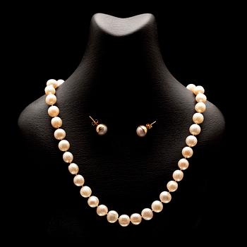 PÄRLCOLLIER samt ÖRHÄNGEN, låset guld 14K, odlade pärlor.