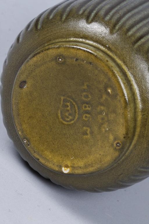 VASER, 3 st, keramik, stengods, bla Gustavsberg och Törngrens krukmakeri. 1900-talets andra hälft.