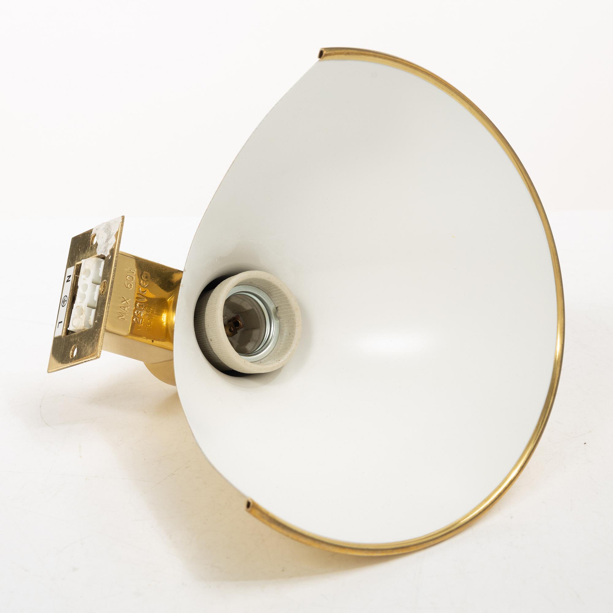 Josef Frank, vägglampa, modell "32389", Firma Svenskt Tenn, 1900-talets slut.