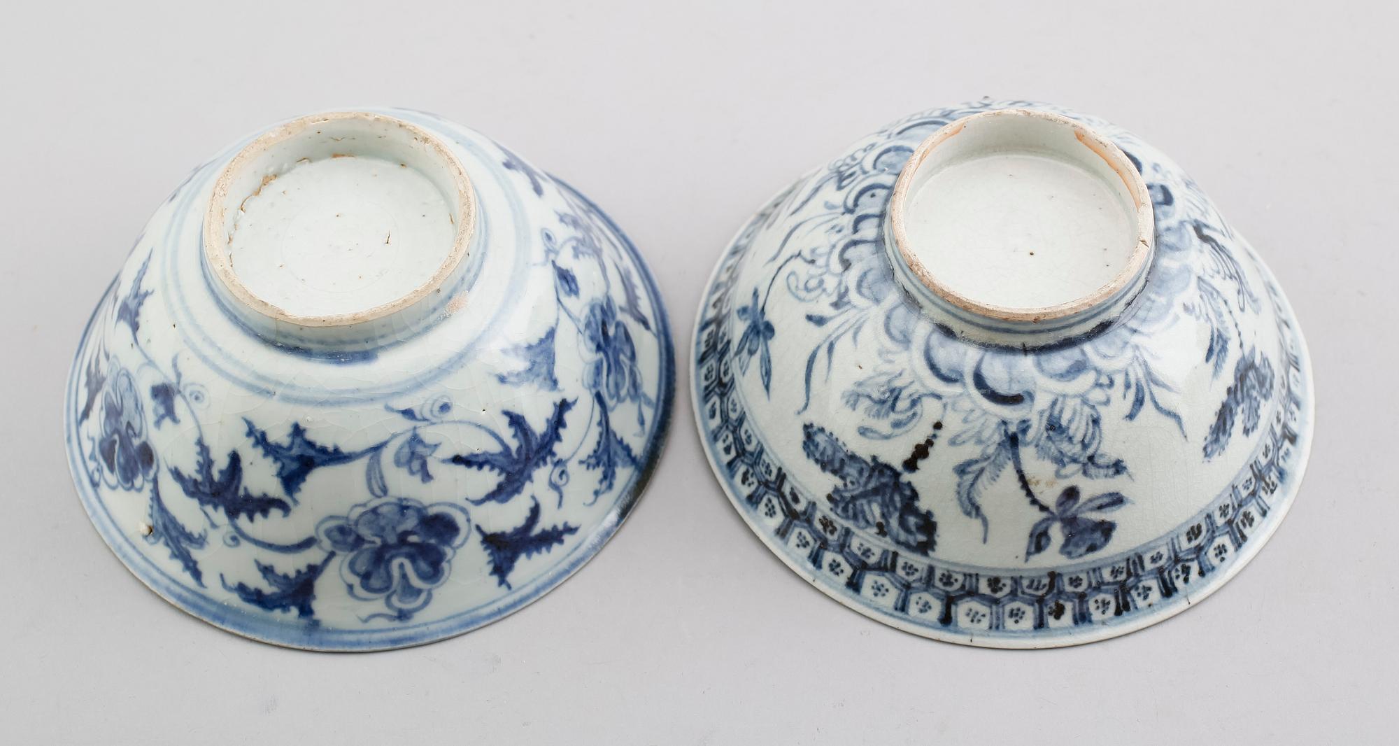 SKÅLAR, 2 st, porslin, Kina, Ming 1400-tal.