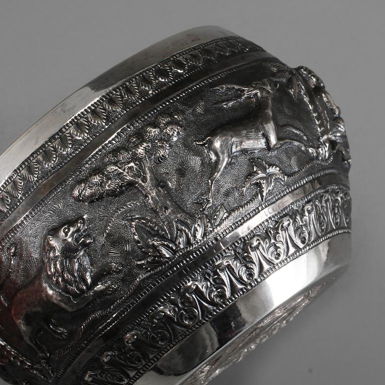 SKÅL, silver, troligen Indien, 1900-tal, vikt 293 gram.