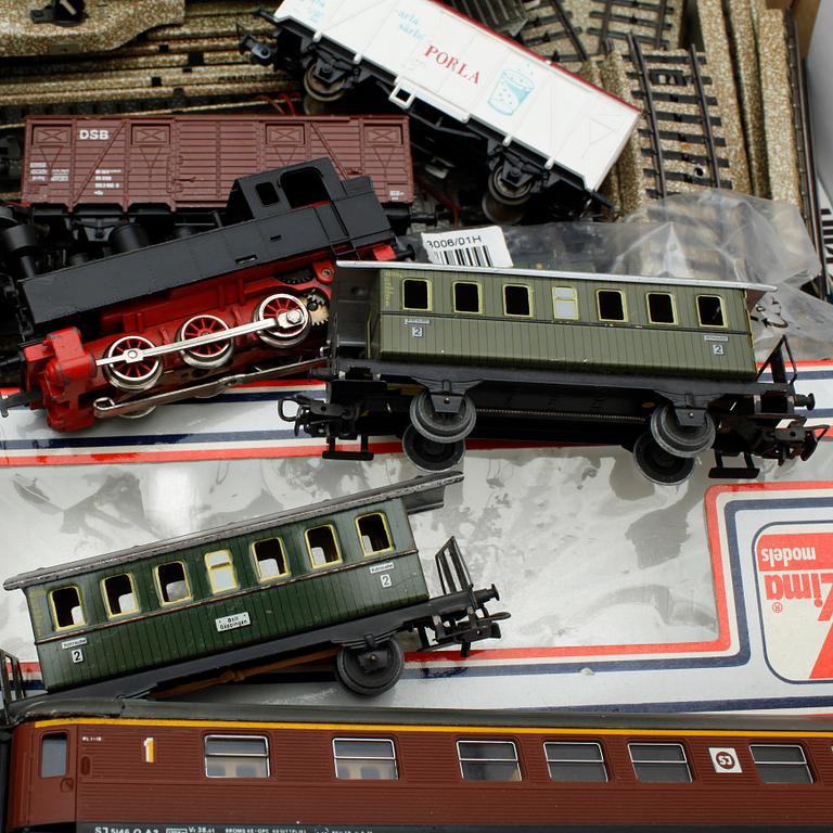 PARTI MÄRKLIN, lok, räls, transformator och vagnar.