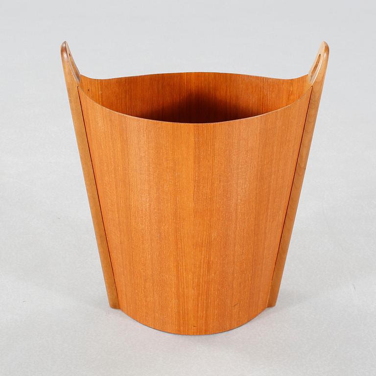 A waste paper bin, designed by Einar Barnes for P.S. Heggen, Nordfjordeid, Norway, in production from 1968.