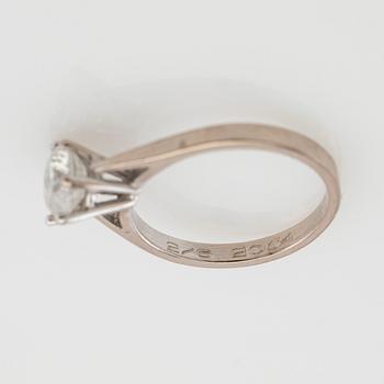 Ring, 18K vitguld med briljantslipad diamant.