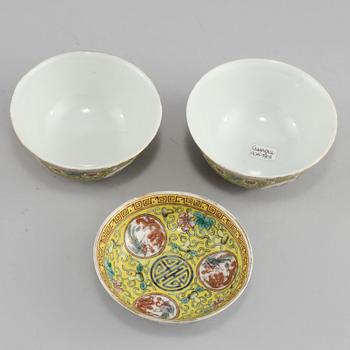 SKÅLAR, 3 st, porslin, Kina, 1900-tal, märkta med Guangxu sex karaktärers märke.