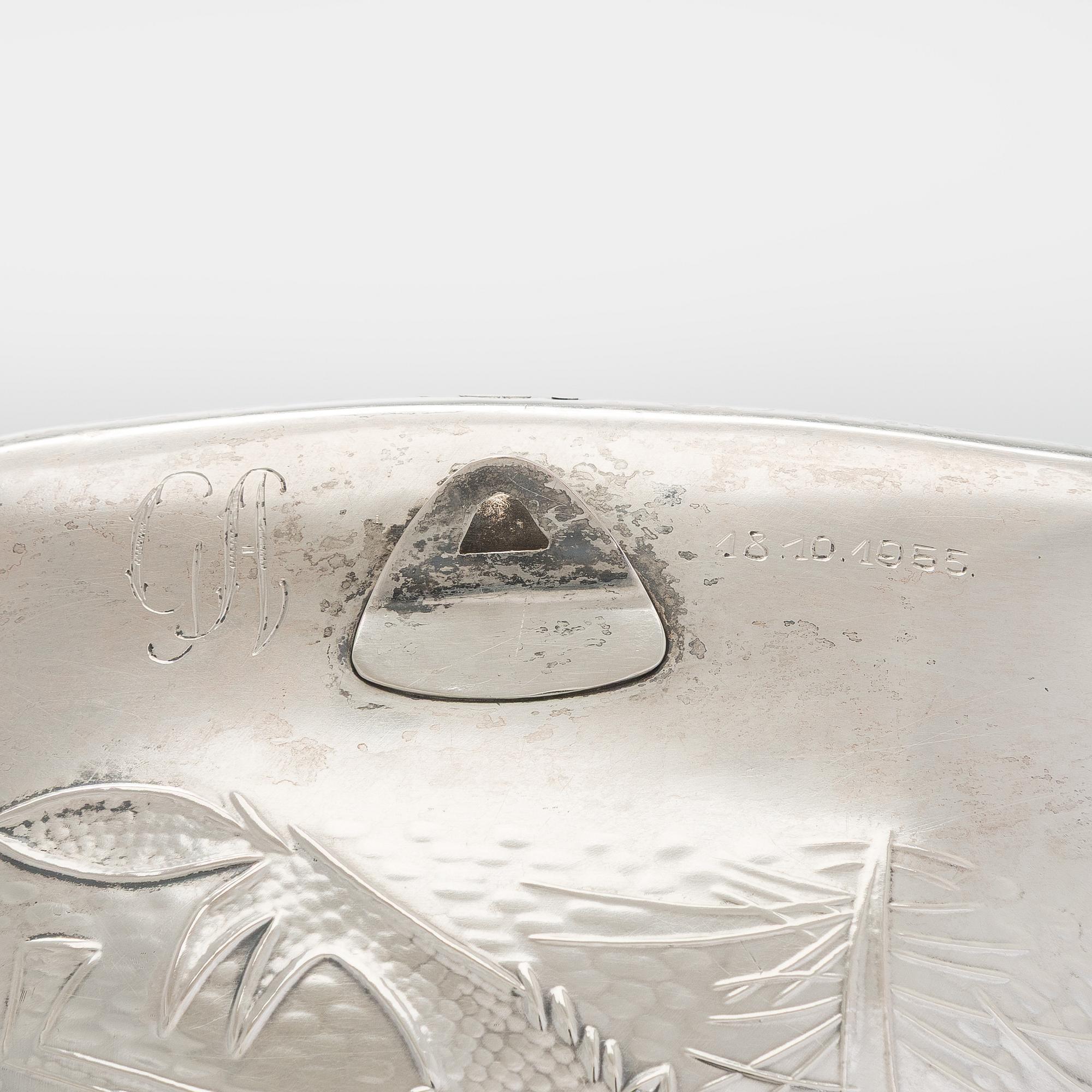 Tapio Wirkkala, A 'Bear hunting' silver dish, Tillander, Helsinki 1953.
