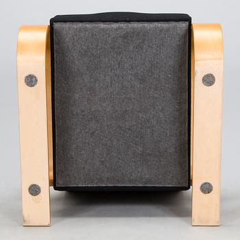 Alvar Aalto, nojatuoli, "Tank chair" malli 400, Artek 2009.