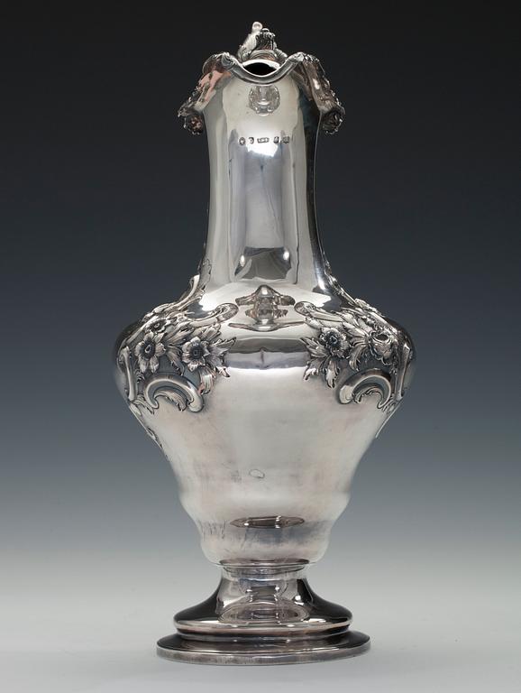 VIINIKANNU, sterling hopeaa. Edinburgh 1843. Korkeus 33 cm. Paino 916 g.