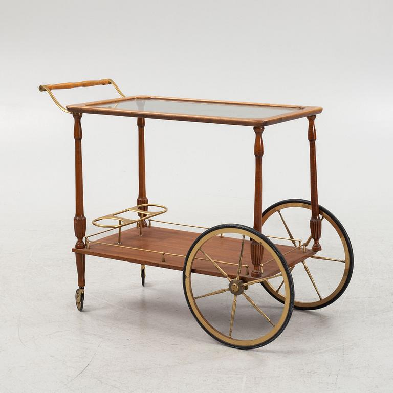 A drinks trolley, second part of the 20th Century.