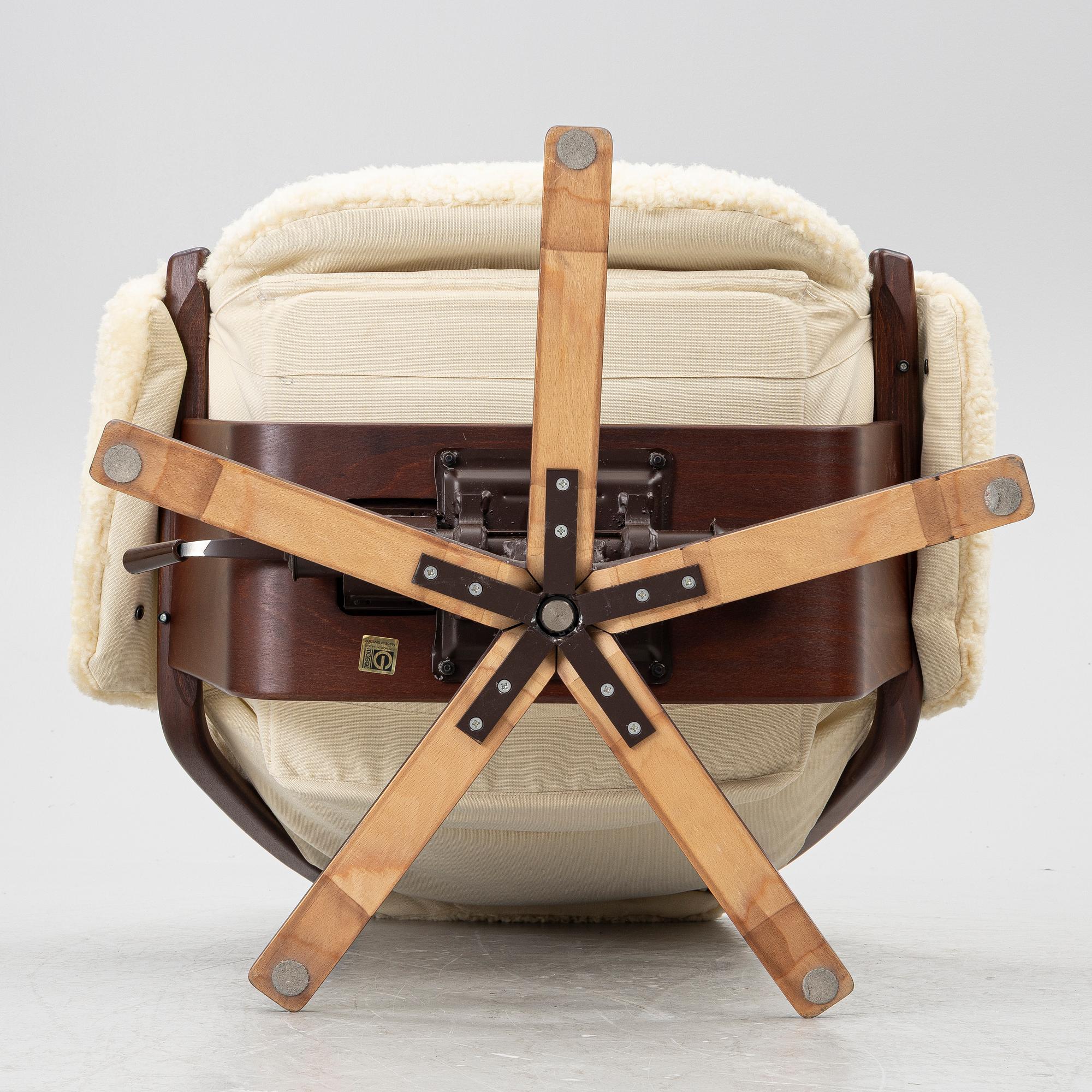 A swivel armchair, Göte Möbel, second half of the 20th century.