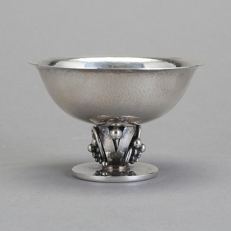 SKÅL, sterling silver, DGH, Danmark. 1900-talets första hälft. Vikt ca 126 gram.