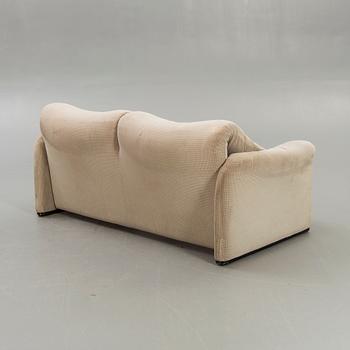 Vico Magistretti, sofa "Maralunga" for Cassina later part of the 20th century.