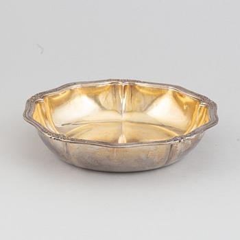 Two French 19th century silver 950/1000 dishes, after 1838.