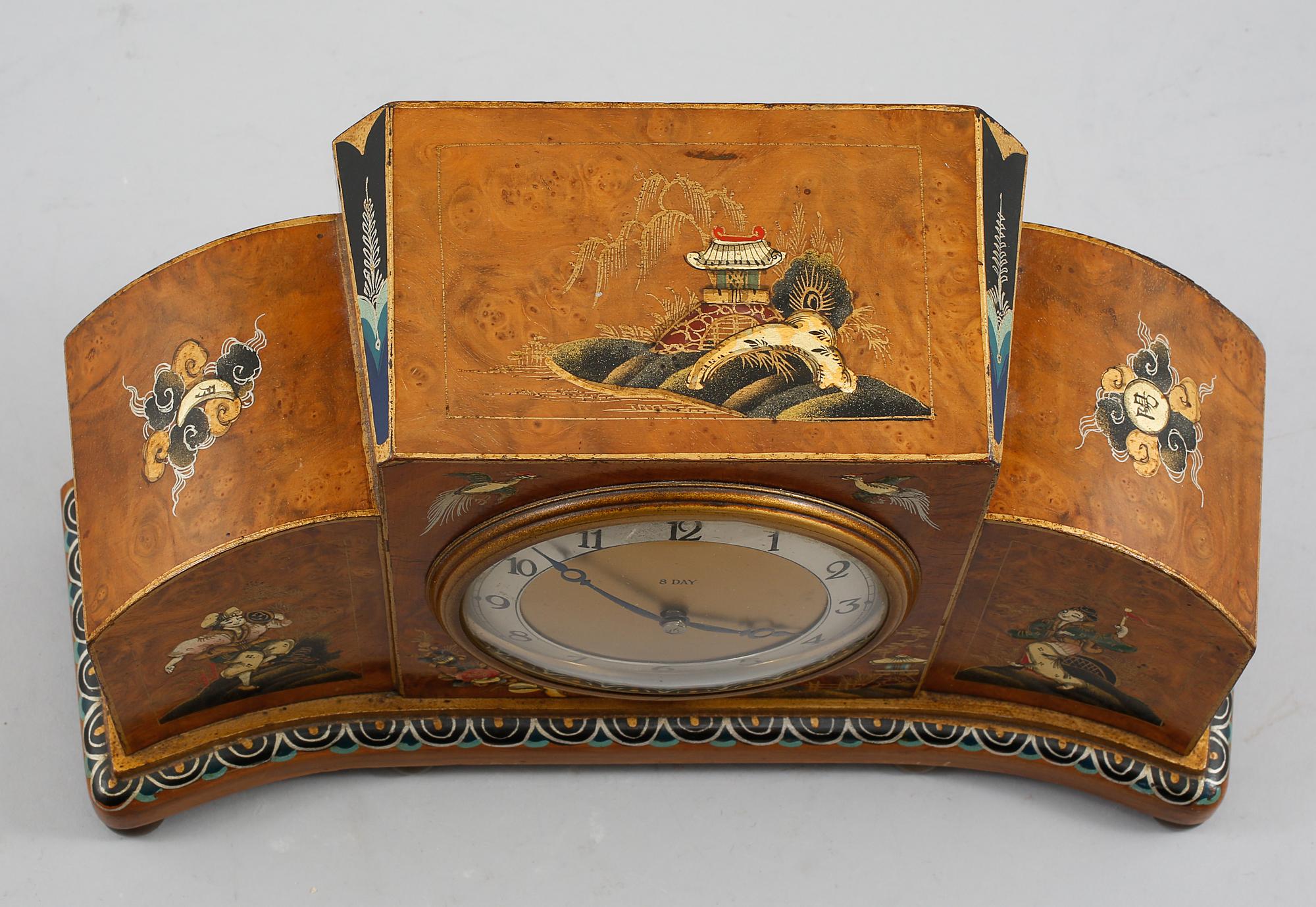 BORDSUR, Smiths English Clocks LTD, Crickelwood London, 1900-talets första hälft.