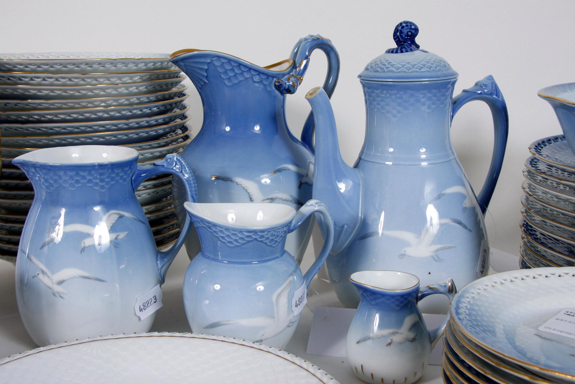 SERVISDELAR, 49 st, porslin, "Måsen", Bing & Gröndahl.