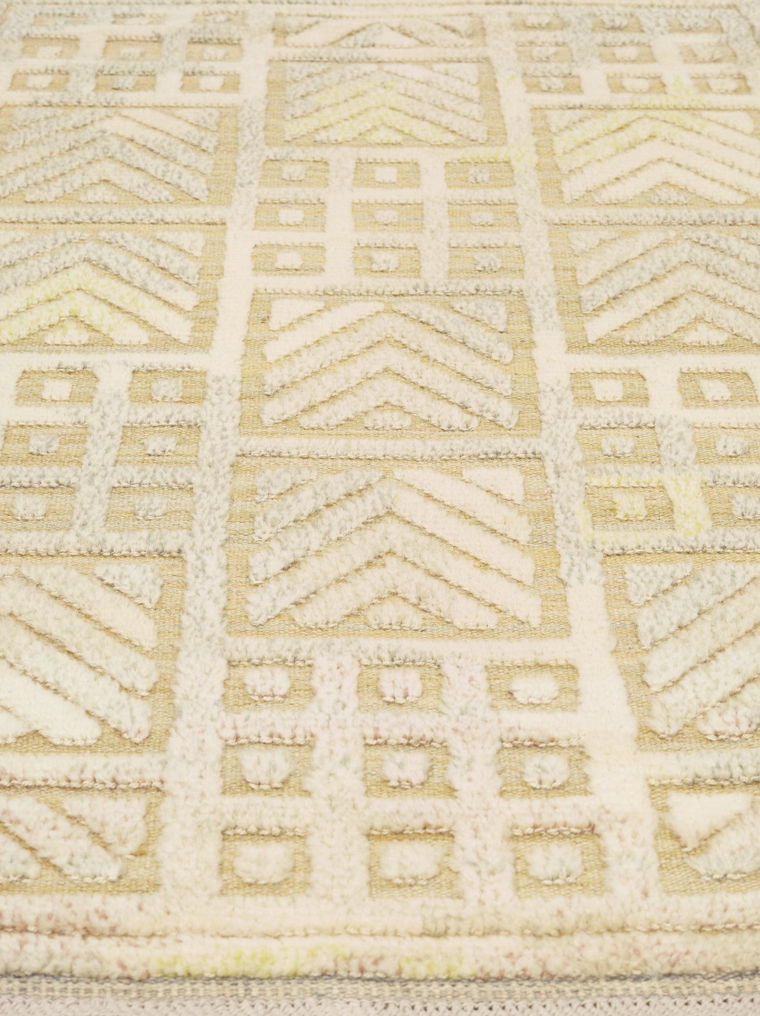 CARPET. Pile in relief. 139,5 x 81,5 cm. Signed ES at the back.