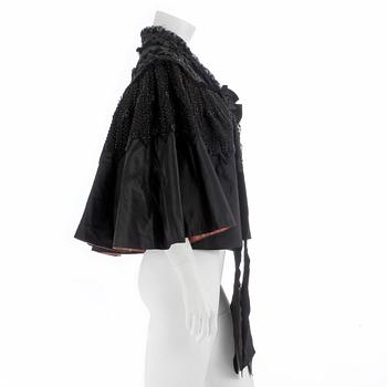 AUGUSTA LUNDIN, a blacke lce and beaded cape, early 20th century.