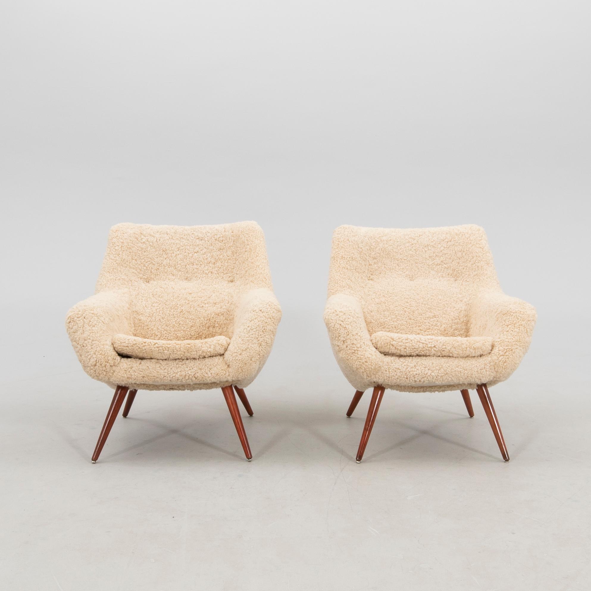 Armchairs, a pair from the 1940s/50s.