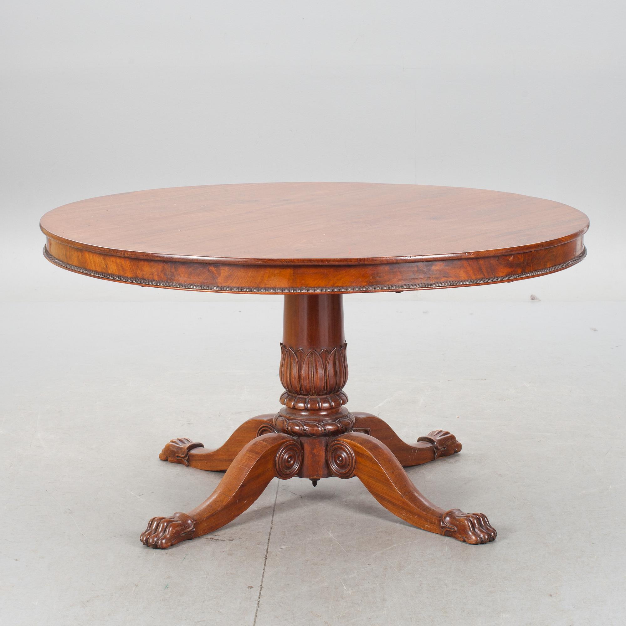 BORD, empirestil, omkring 1900.