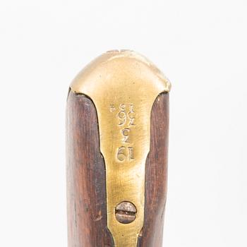 Flintlåsgevär, svenskt, reparationsmodell, tillbakaändrat slaglås.