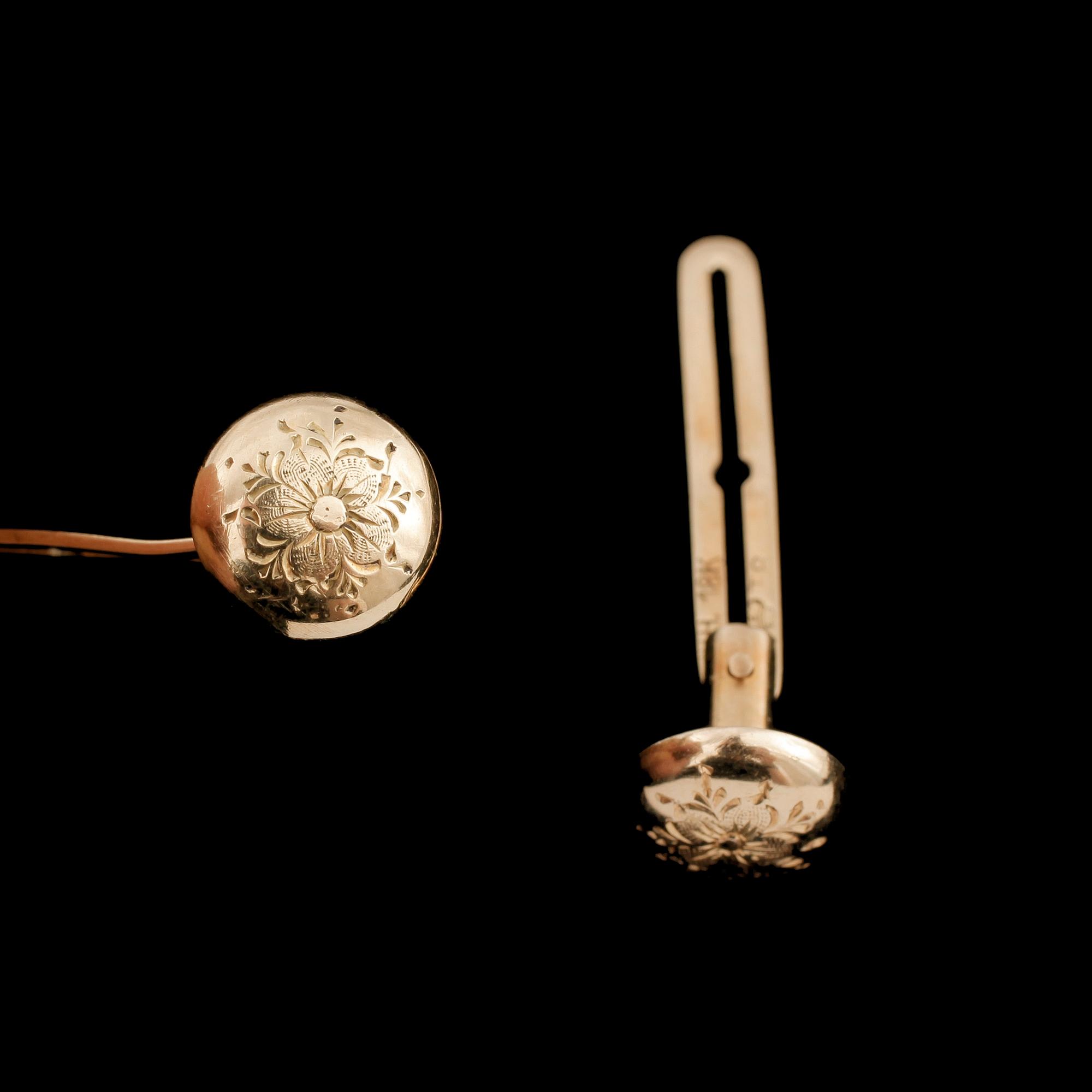 KNAPPAR, 3 par, 18k guld, Gävle, 1860/70-tal. Vikt 14,8g.