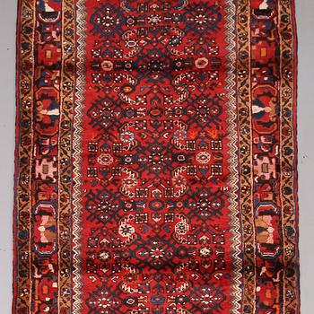 MATTA, galleri, Hamadan , ca 540 x 103 cm.