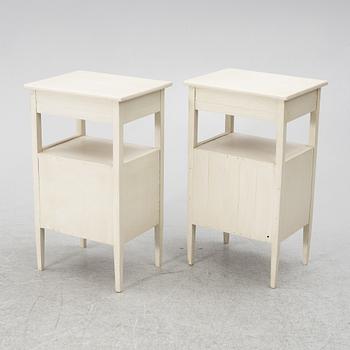 Sängbord, ett par.
