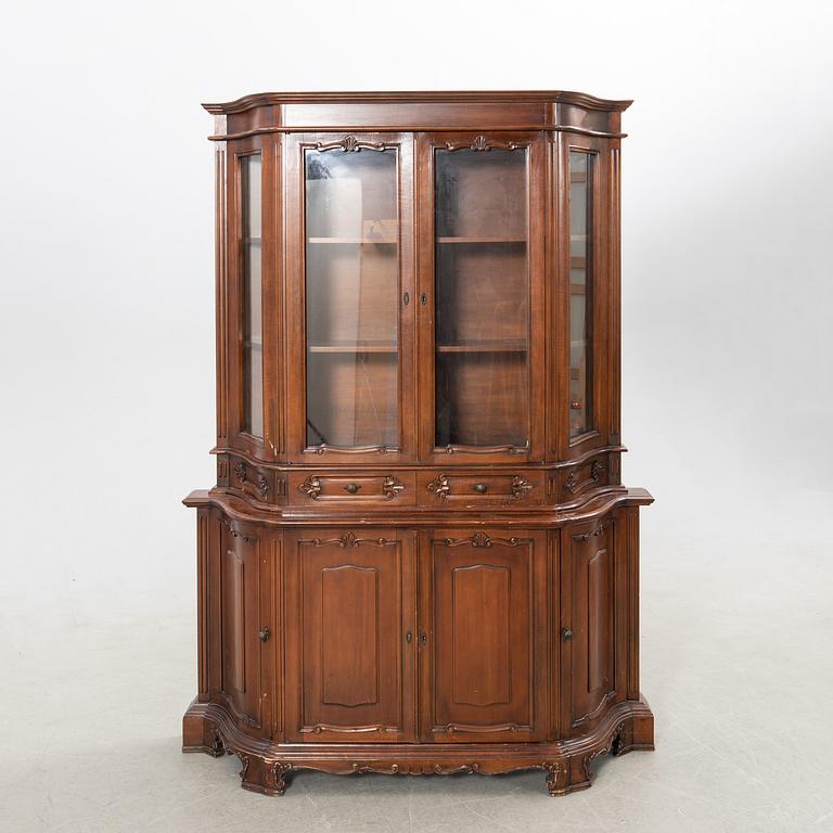 Vitrinskåp, 1900-tal.