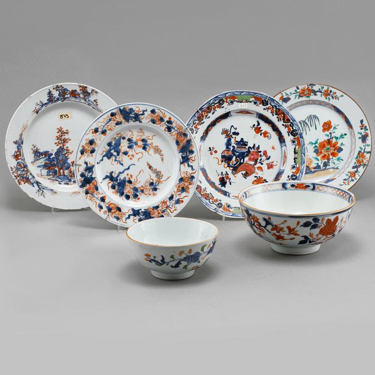 TALLRIKAR, 4 st, samt SKÅLAR, 2 st, porslin, Kina, 1700-tal.