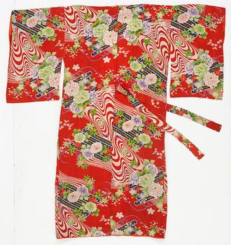 A Chinese blanket and a Japanese Kimono, first half of 20th Century.