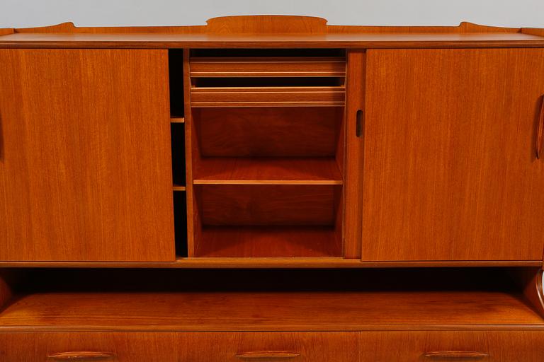 SIDEBOARD, 1900-talets mitt/tredje kvartal.