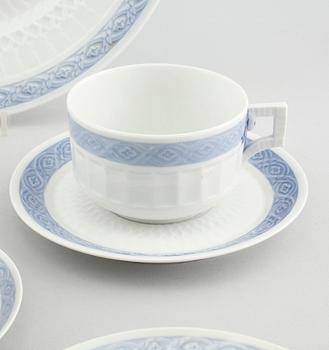 SERVISDELAR, 98 st, porslin, "Blå Vifte", Royal Copenhagen, 1900-talets andra hälft.