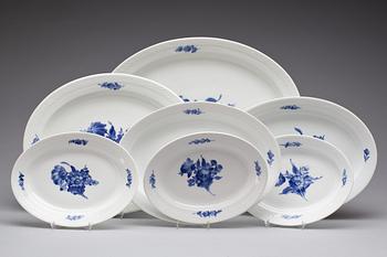 MATSERVIS, 83 delar, "Blå Blomst", Royal Copenhagen.