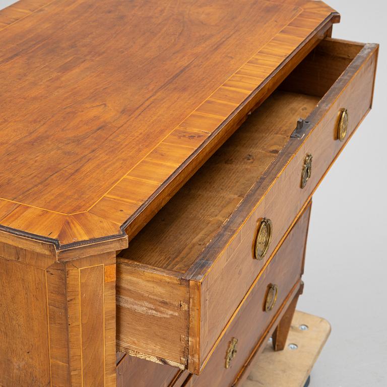 A Gustavian chest of drawers, late 18th century.