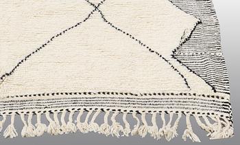 MATTA, Marocko, ca 305 x 220 cm.