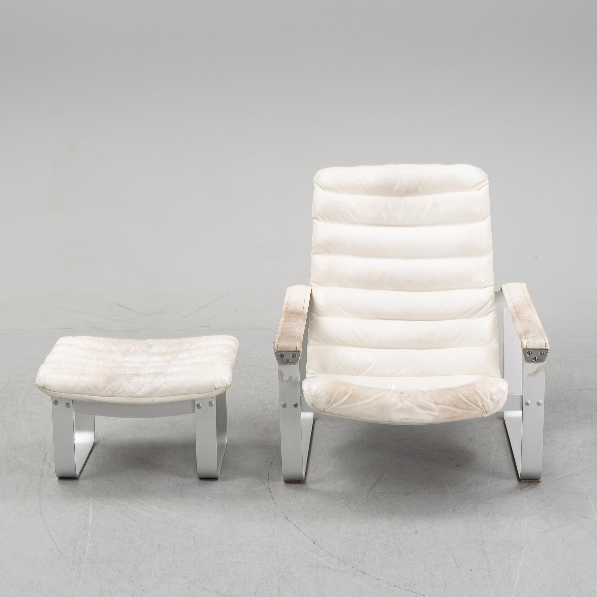 Ilmari Lappalainen, a lounge chair with ottoman, model "Pulkka" for Asko, Finland. Designed in 1968.
