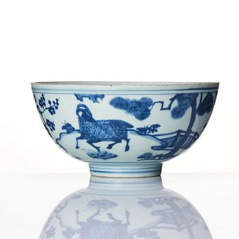 1103. A blue and white bowl, late Ming dynasty, 17th century.