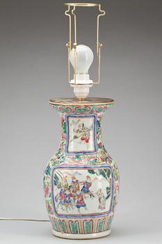 BORDSLAMPA, porslin. Kina, 1900-tal.