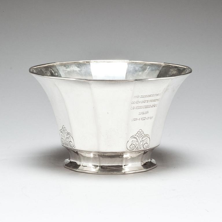 SKÅL, silver, M L Ohlson, S&K, Malmö, 1928. Vikt ca 660 g.