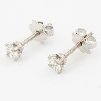 Earrings, Strömdahls, 18K white gold with round brilliant-cut diamonds, total approx. 0.38 ct.
