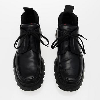 PRADA, SKOR, storlek 9.