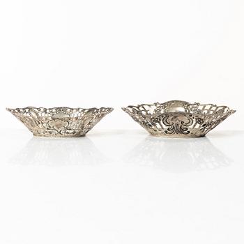Gallerskålat, 2 st, silver, 1900-tal.