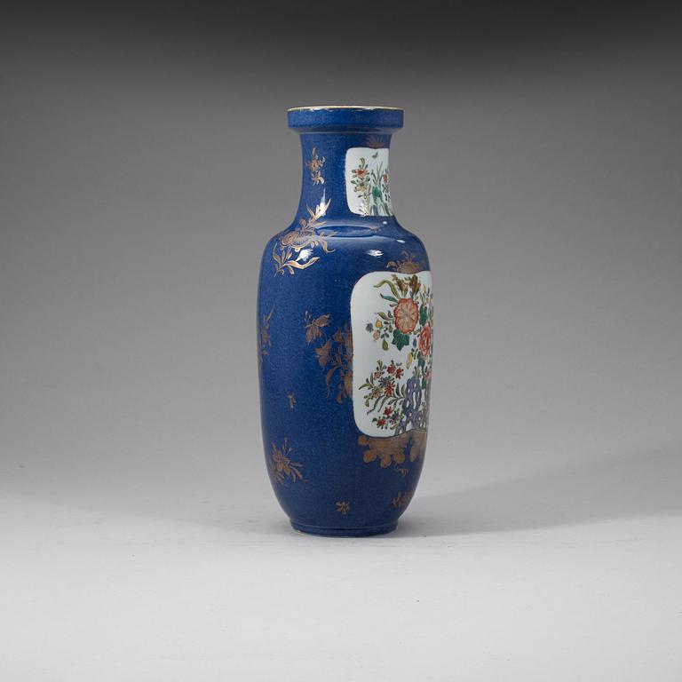 VAS, porslin. Qingdynastin, 1800-tal.