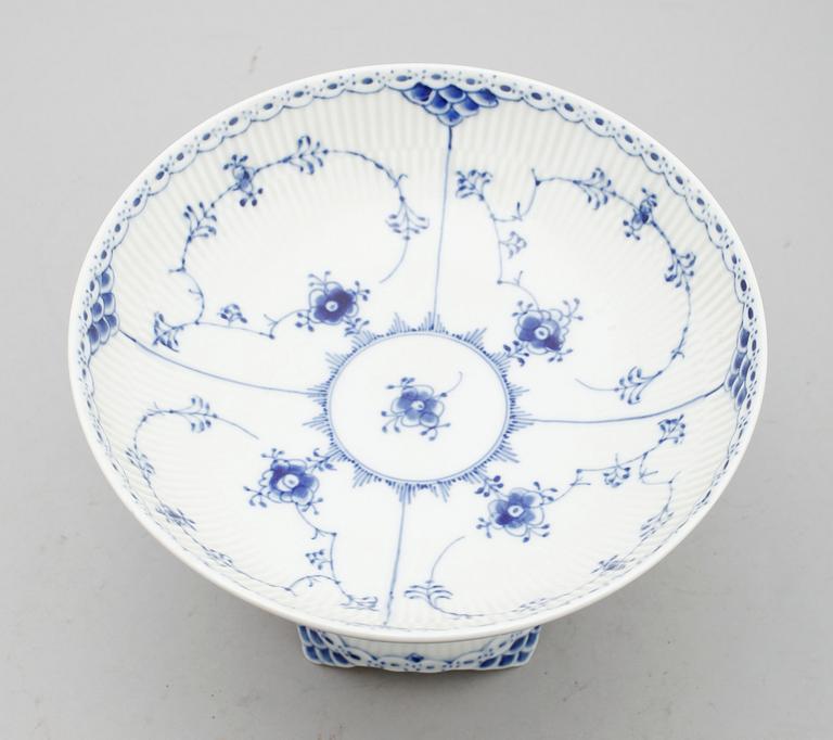SKÅL PÅ FOT, porslin, Royal Copenhagen.