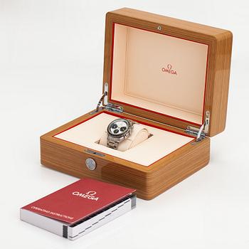Omega, Speedmaster, Racing, "Panda", co-axial, 100m, wristwatch, 40 mm.